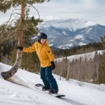 apprendre le snowboard : techniques et astuces pour débuter